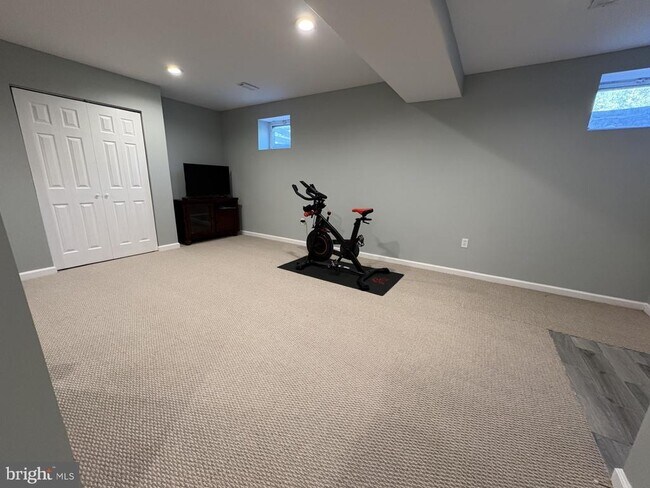 Building Photo - 9926 Tartan Ct