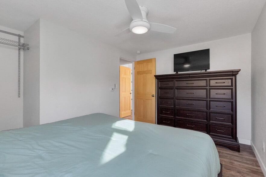 Building Photo - 940 Quitman St