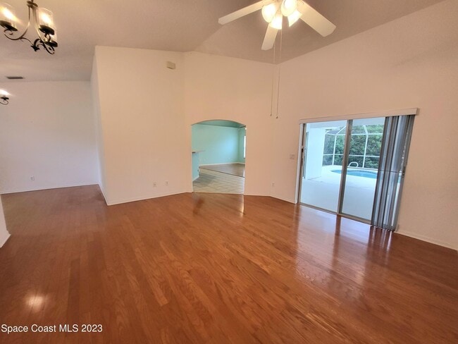 Building Photo - 1573 Laramie Cir