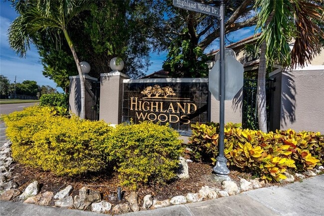 Building Photo - 2241 Highland Woods Dr