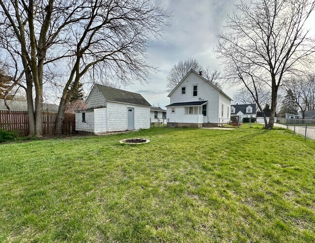 Building Photo - 1216 Garfield Ave