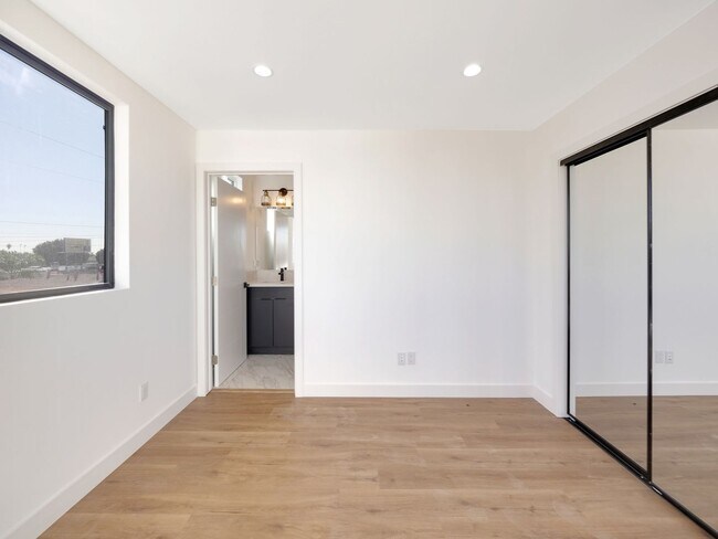 Building Photo - 1856 Redondo Blvd