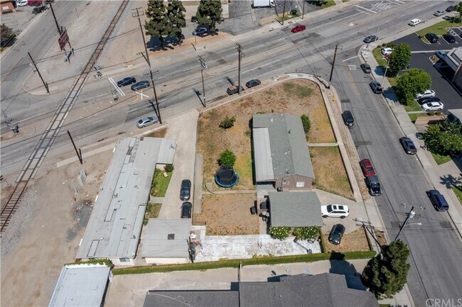 Building Photo - 9412 Nance Ave