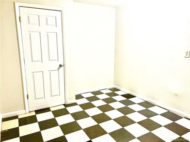 Building Photo - 58 Cottage St