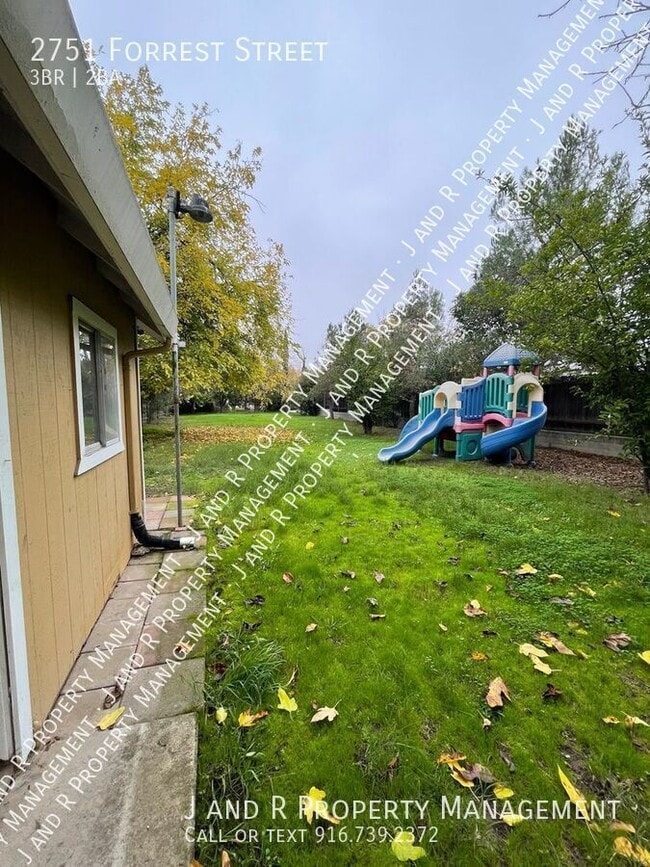 Building Photo - 2751 Forrest St