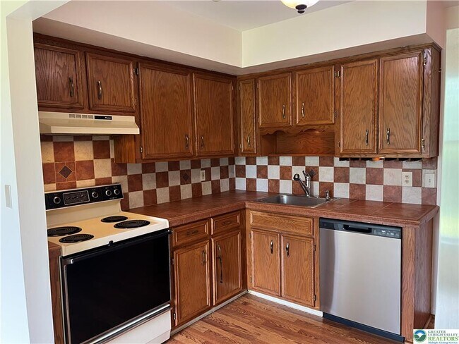 Building Photo - 5628 Grace Ave