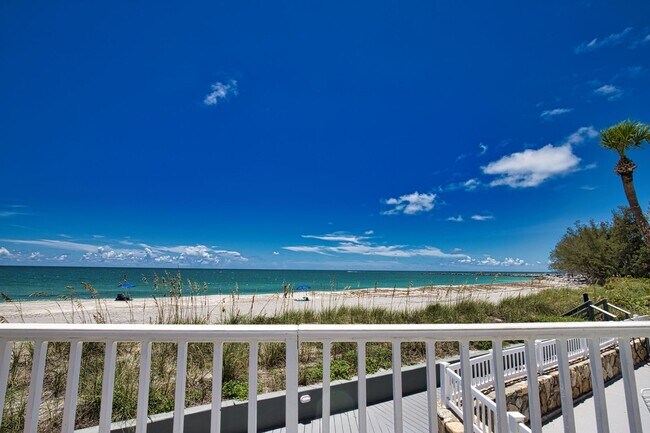 Building Photo - 1555 Tarpon Center Dr