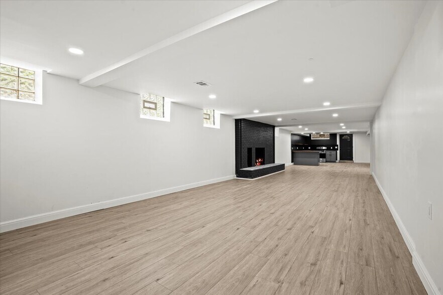 Building Photo - 40526 Woodside Dr