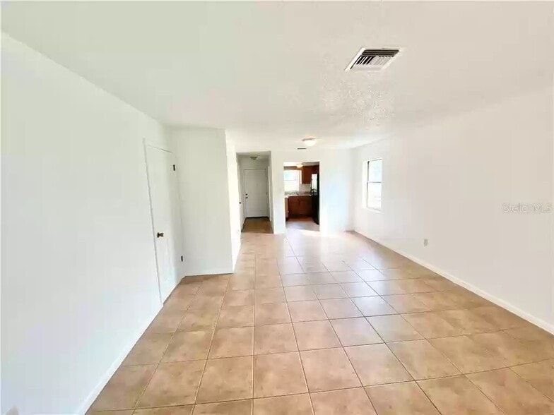 Building Photo - 1709 Lakewood Ave