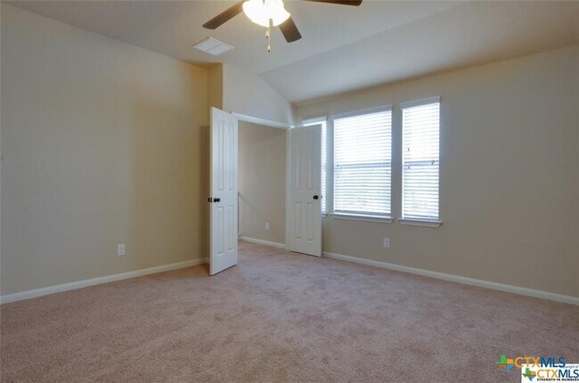 Building Photo - 271 Limestone Creek