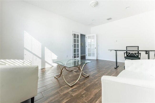 Building Photo - 5151 Ravena Ave E