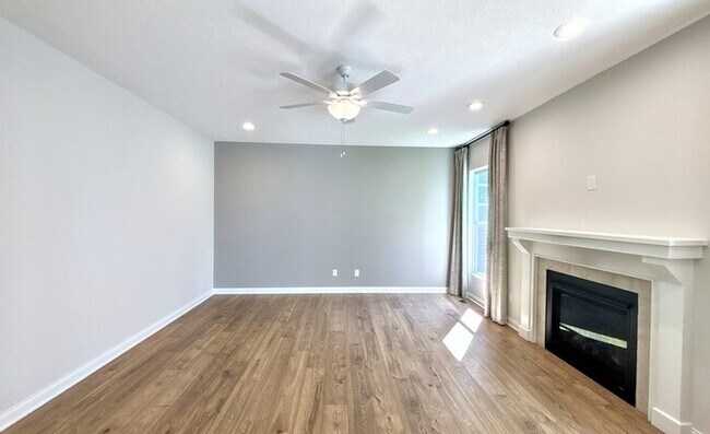 Building Photo - 6495 Drasco Dr