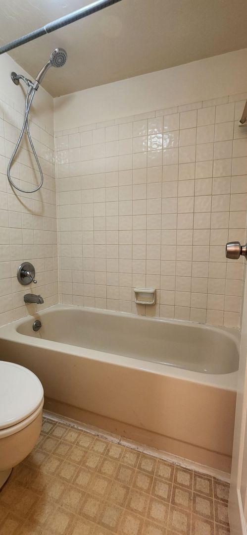 Building Photo - 413 NW 48th Blvd