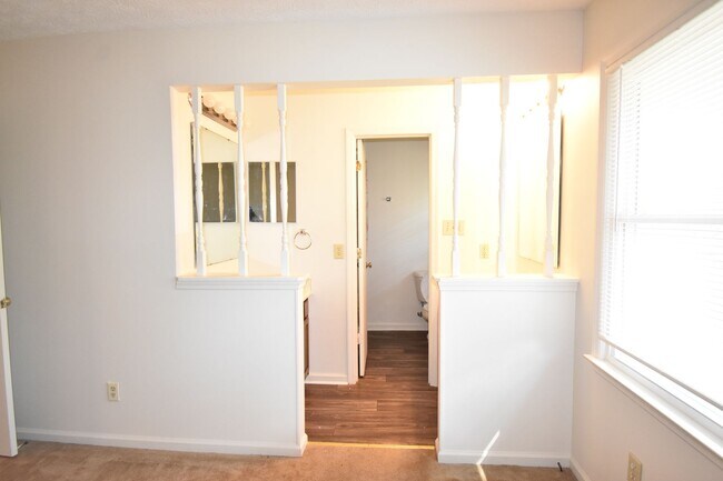Building Photo - 3 Bedroom and 2 Bath Home (No Pets)