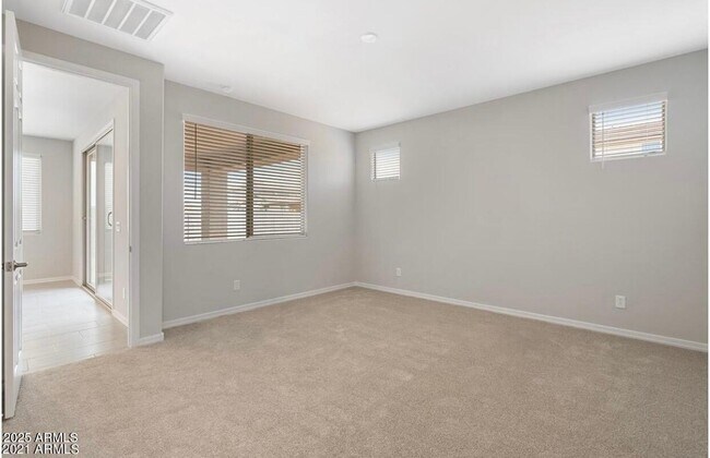 Building Photo - 10724 W San Juan Ave