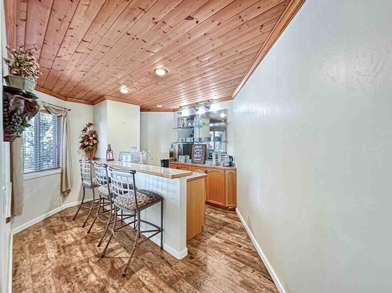 Building Photo - 2327 Maxson St