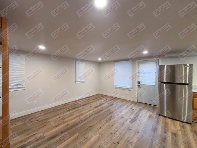 Building Photo - Updated Downtown Ranch with Mother-in-Law Suite