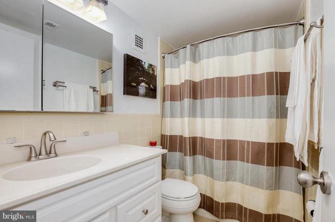 Bathroom - 8315 N Brook Ln
