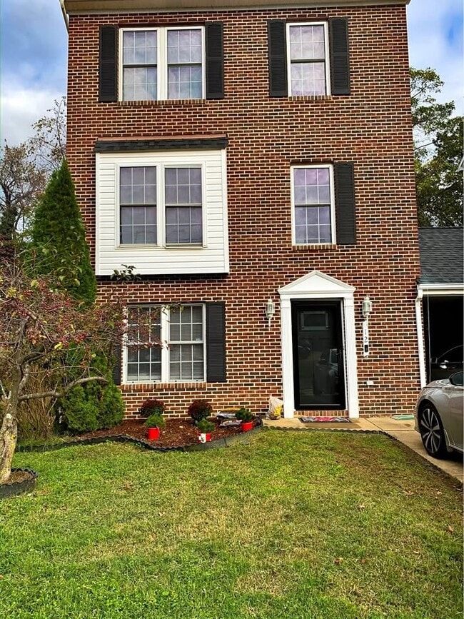 Building Photo - 12 Knox Cir SE