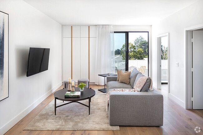 Building Photo - Beverly by Category