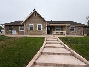 Building Photo - 608 Hope Terrace Ct