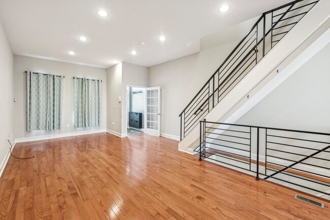 Building Photo - 1618 S 19th St