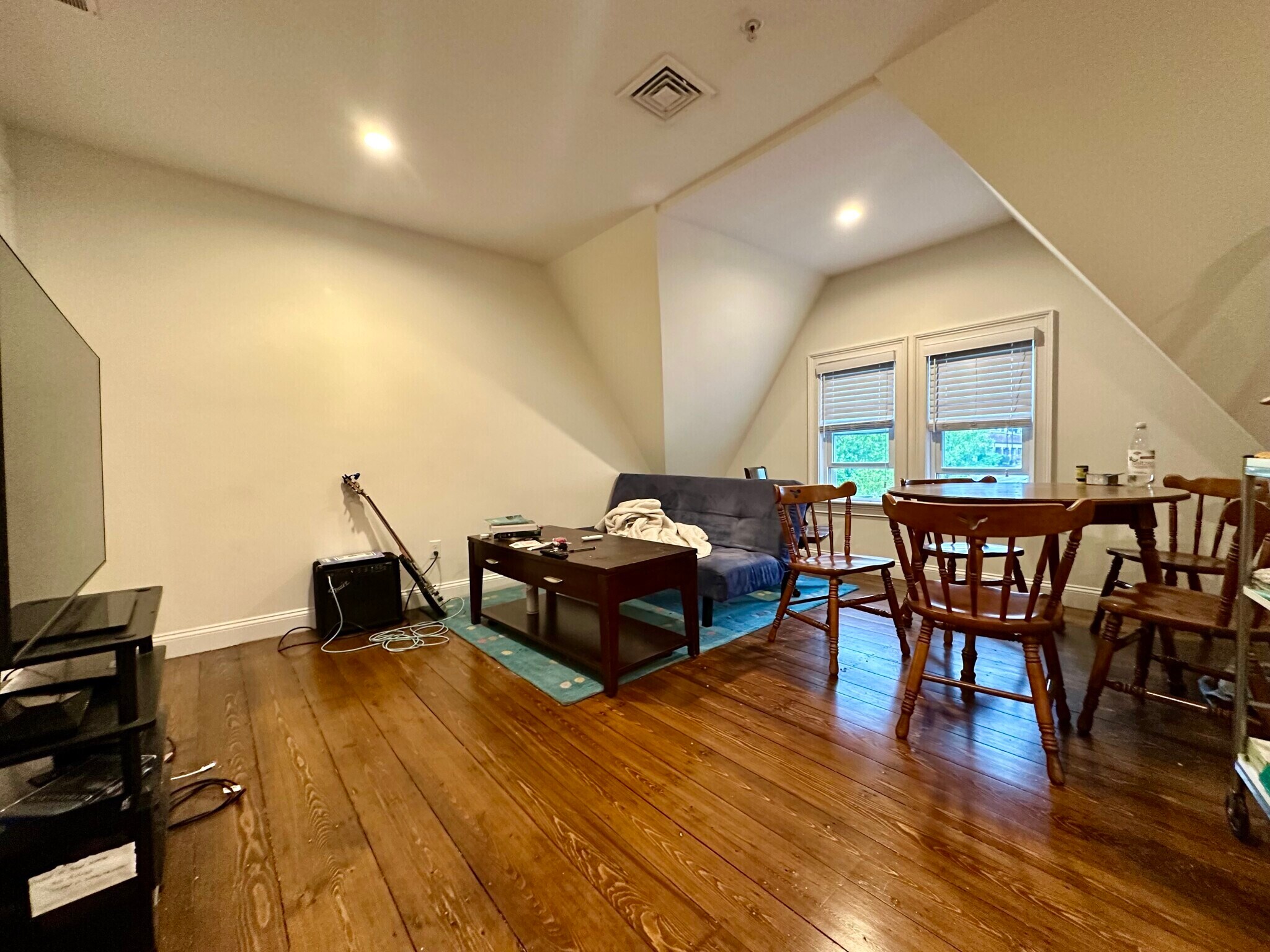 Building Photo - 21 Bellevue St