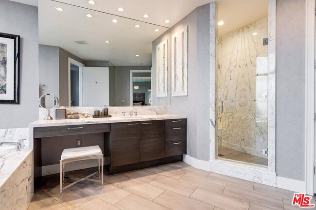 Building Photo - 10776 Wilshire Blvd