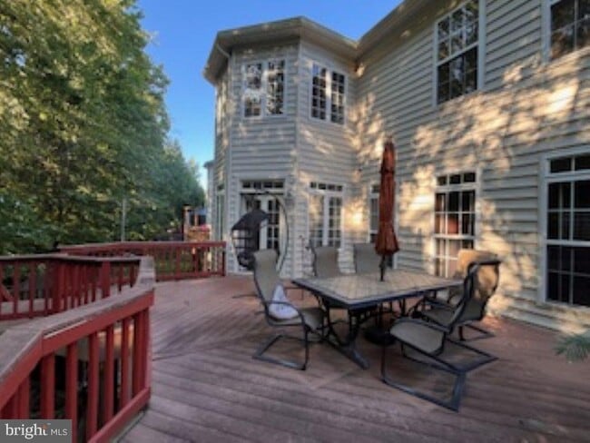 Building Photo - 7522 Lindberg Dr