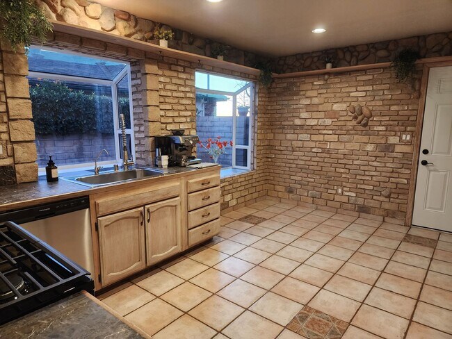 Building Photo - Elevated Living with Sunset Views