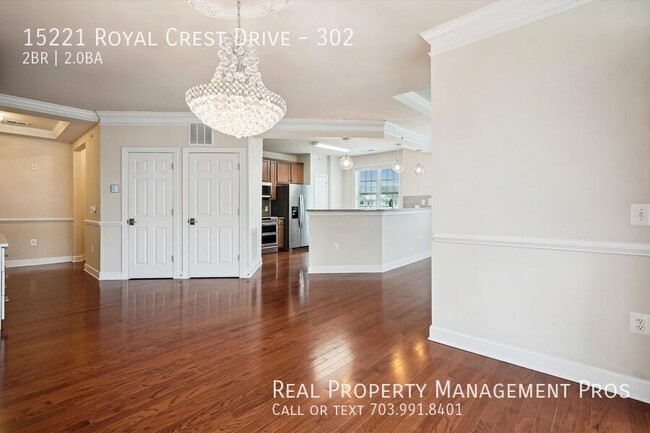 Building Photo - 15221 Royal Crest Dr