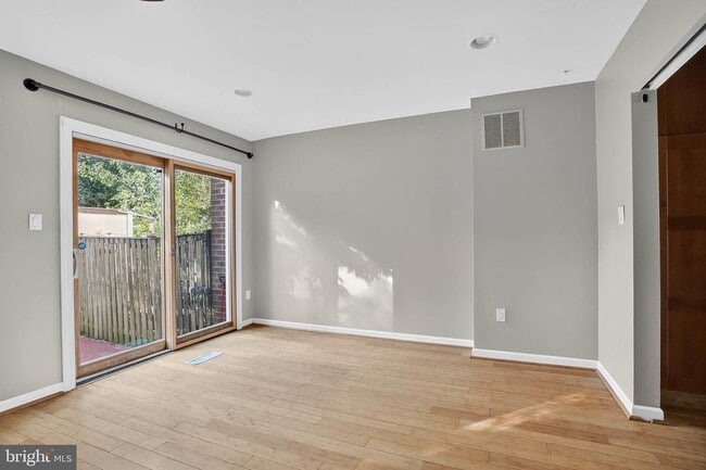 Building Photo - 1694 Forest Hill Ct