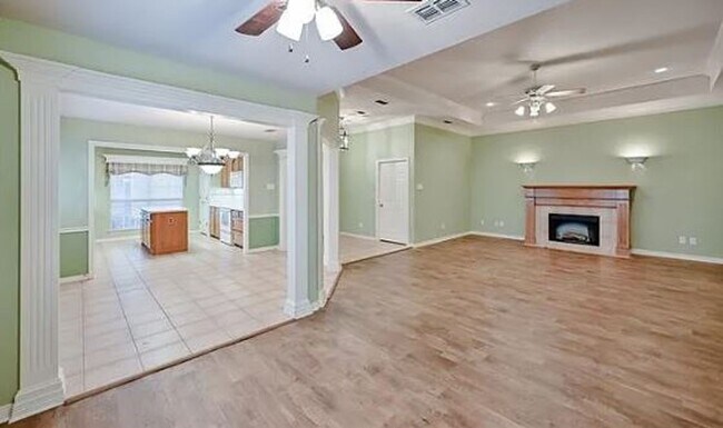 Building Photo - Super Cute 3 Bedroom Home in the Heart of Waxahachie