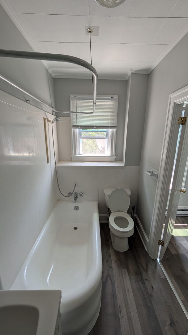Building Photo - Spacious 1 Bedroom in Heart of Midtown Har...