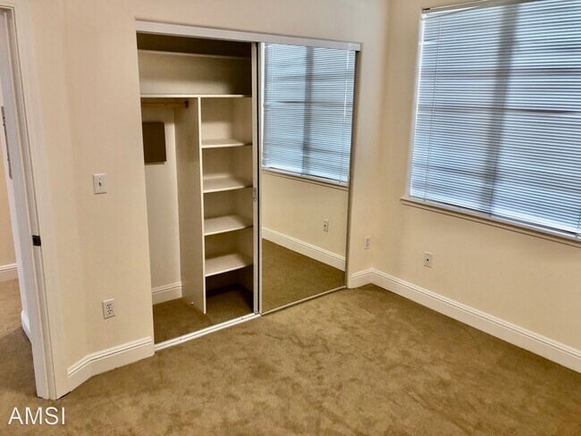 Building Photo - 3 br, 2.5 bath House - 316 Bartlett Street #1