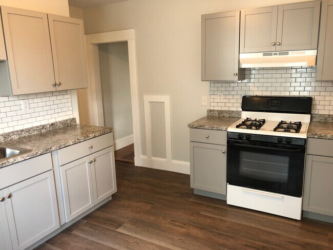 Building Photo - 90 Conwell Ave