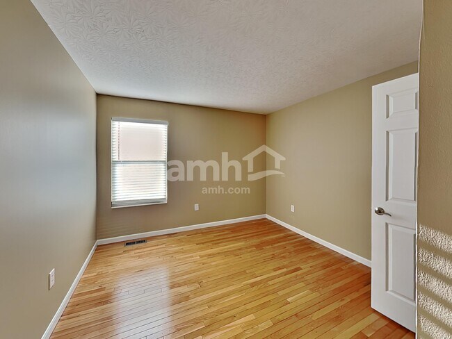 Building Photo - 447 Hartford Ct