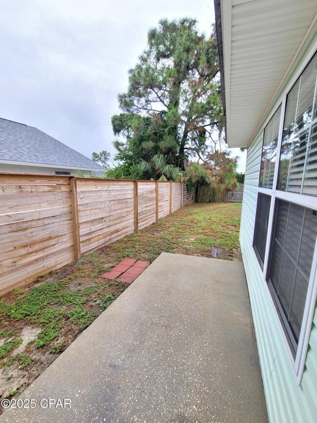 Building Photo - 5522 Pinetree Ave