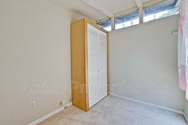 Building Photo - 18850 Newsom Ave