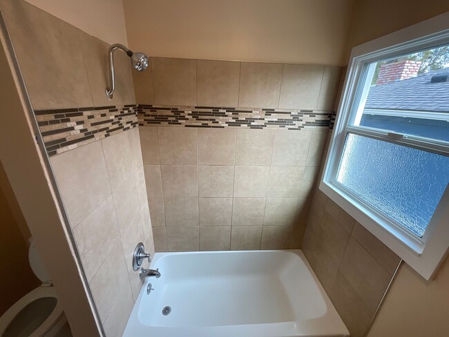 Building Photo - Charming San Carlos Home in Prime Location!