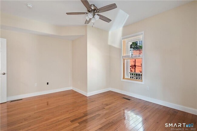 Building Photo - 109 Olive St