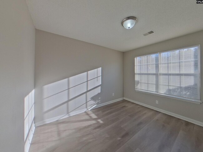 Building Photo - 162 Cogburn Rd