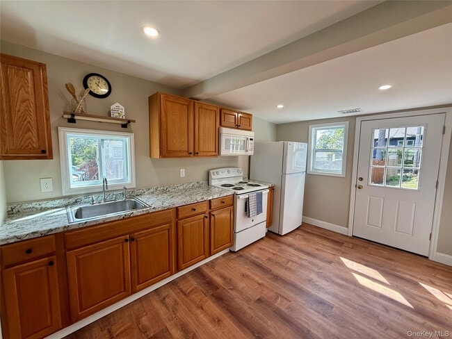 Building Photo - 5 Schradin Hill