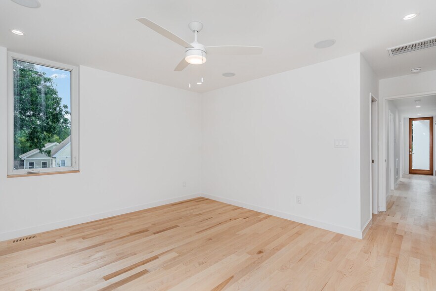 Building Photo - 515 W Lenoir St