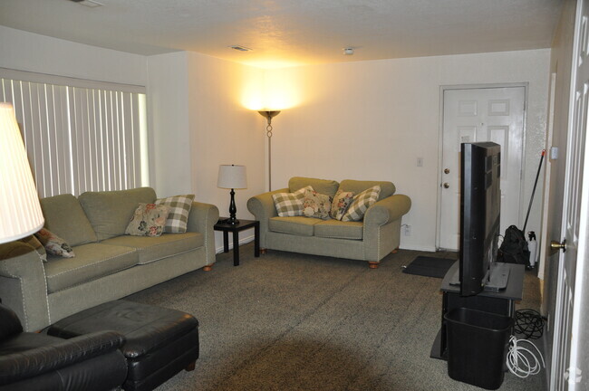 Building Photo - 761 E 820 N