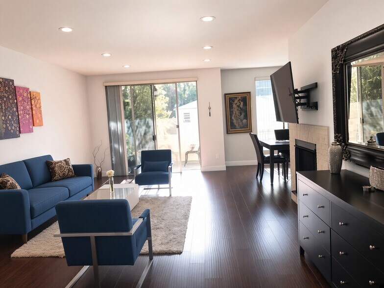 Living Room - 10671 Holman Ave