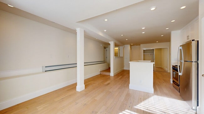 Building Photo - 4744 Balboa St