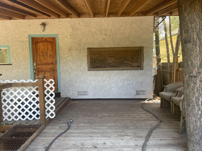 Building Photo - 515 Bellevue Pl