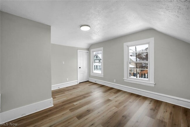 Building Photo - 1939 W 54th St