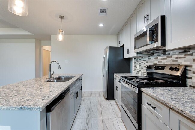 Building Photo - 5405 Groveton St